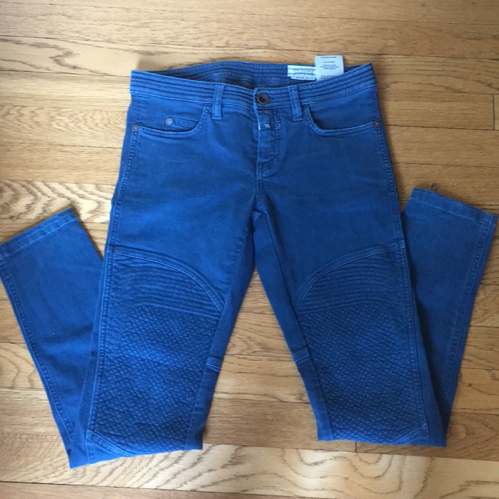 Close Jeans